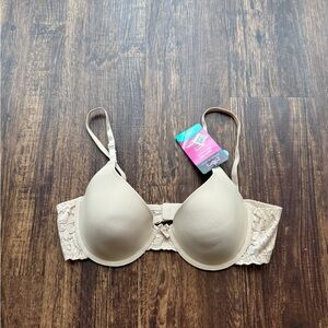 NWT Maidenform 36C Lightly Lined T-Shirt Beige Bra With Lace Detail- Size 36C
